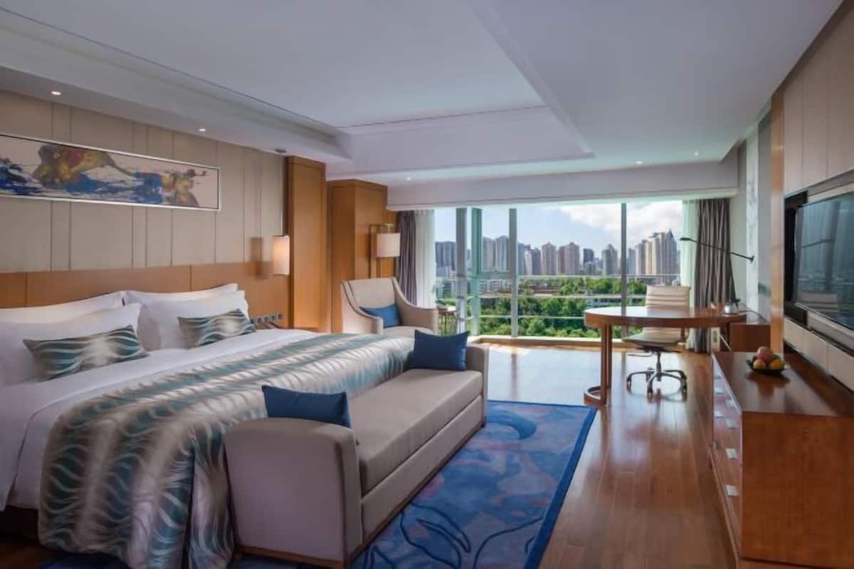 Hochwertige Bettwaren, Daunenbettdecken, Pillowtop-Betten, Minibar