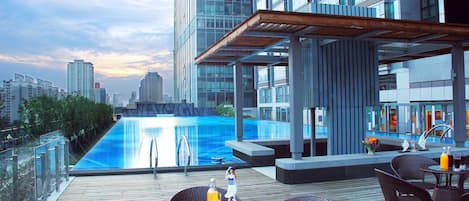 Outdoor pool, sun loungers