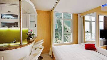 Luxury Apartment, 1 Bedroom, Ocean View | 1 bedroom, premium bedding, minibar, in-room safe