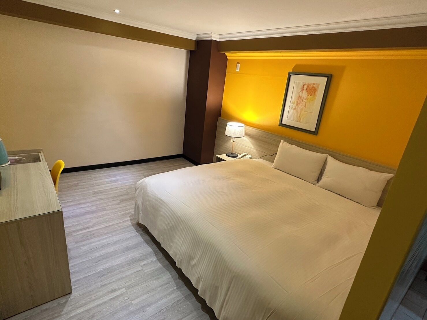 standard double room, 1 double bed | down duvets, desk, soundproofing, iron/ironing board