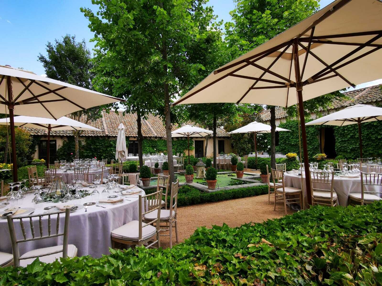 Zona a l&#x27;aire lliure per a la celebració de casaments