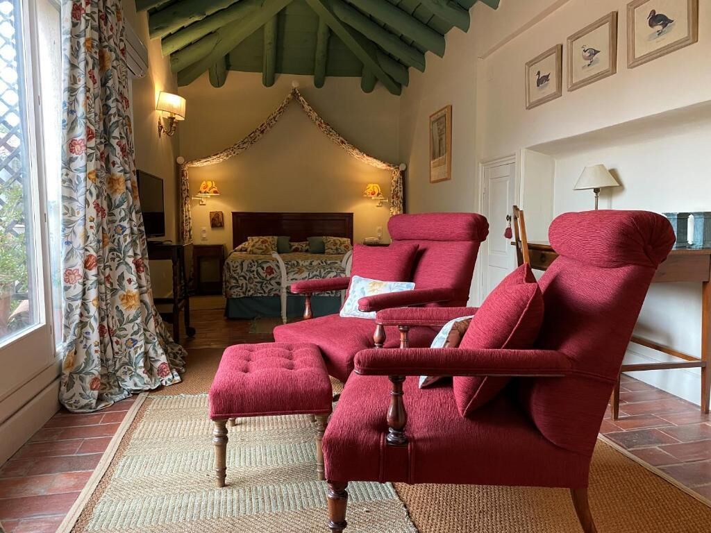 高级双人房, 露台 | 高档床上用品、客房内保险箱、特色装修、办公桌