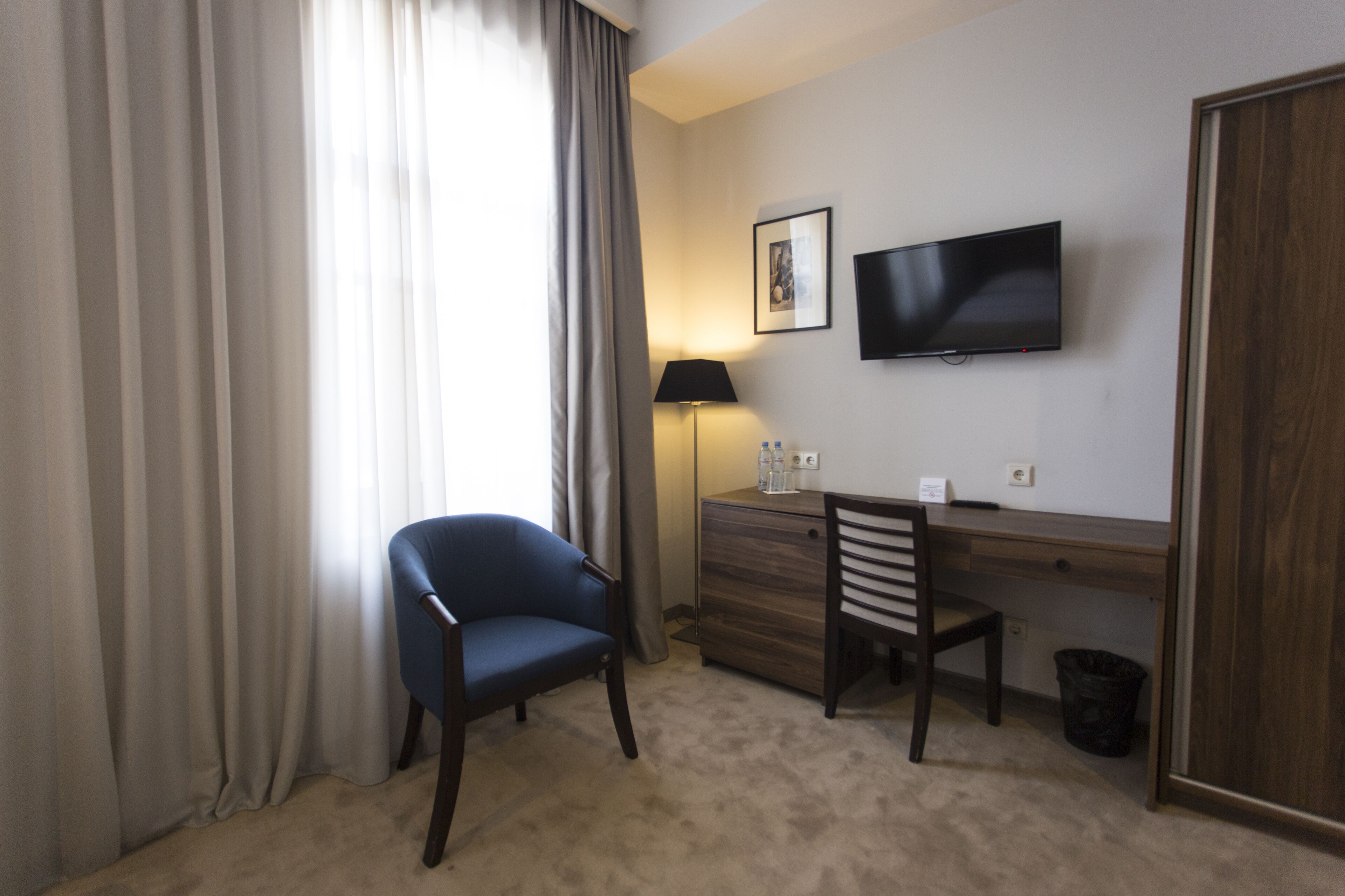 junior suite | premium bedding, minibar, in-room safe, desk