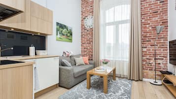 Marzipan Suite | Desk, soundproofing, iron/ironing board, free cots/infant beds