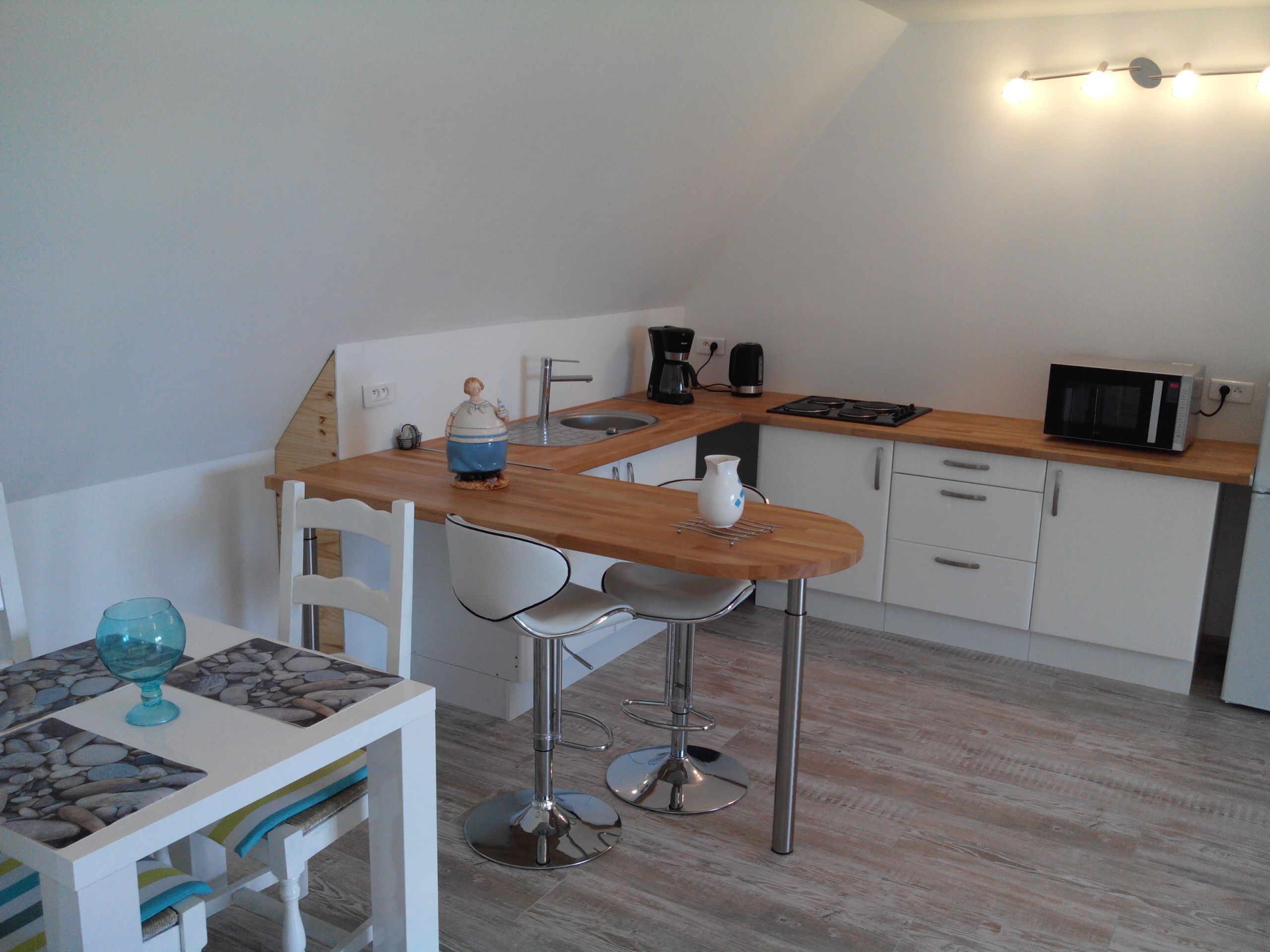 Appartement (2 persons) | Bureau, chambres insonorisées, fer et planche à repasser