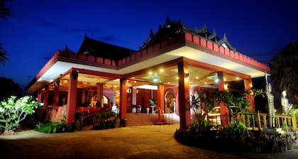 Gracious Bagan Hotel