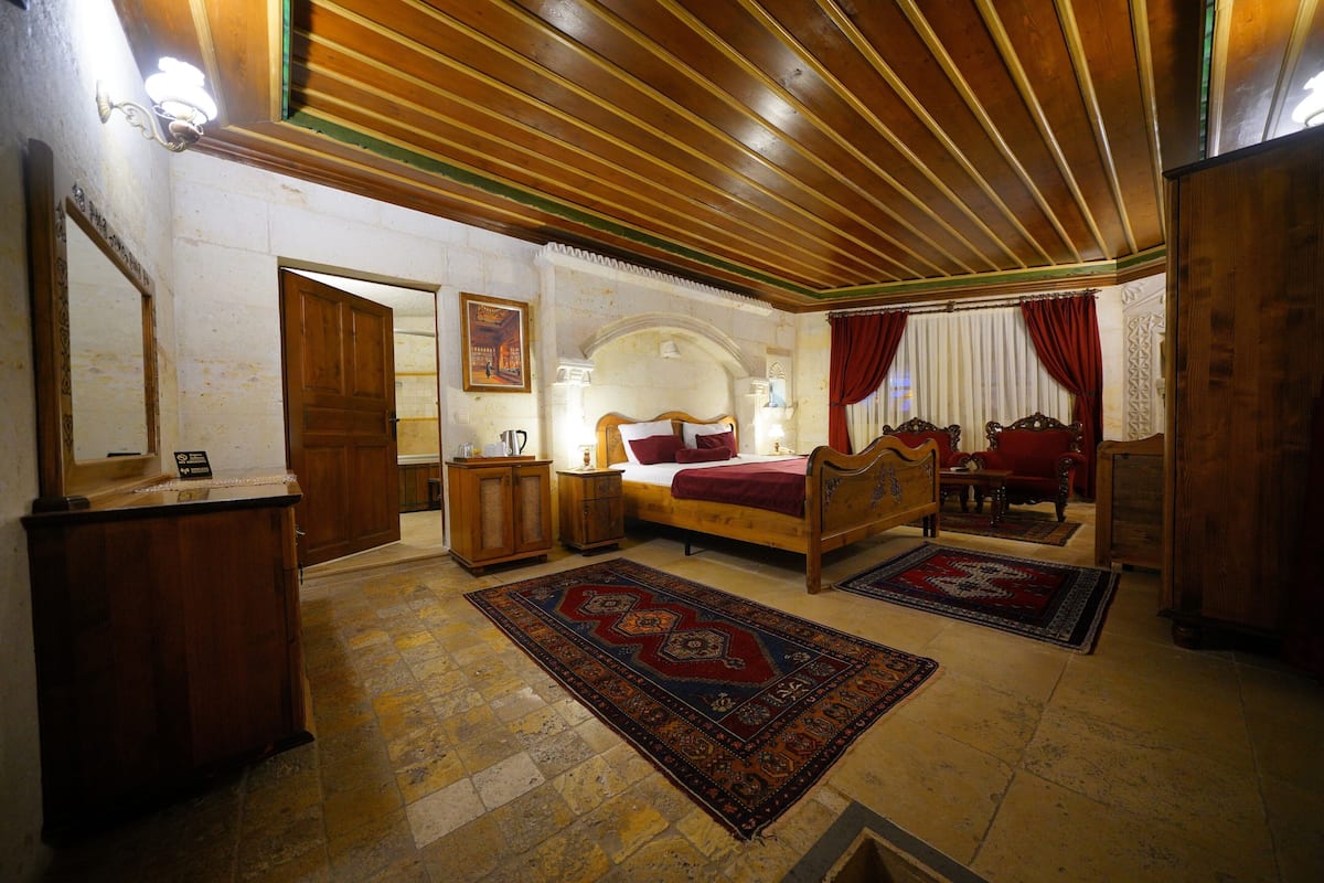1 bedroom, premium bedding, minibar, in-room safe