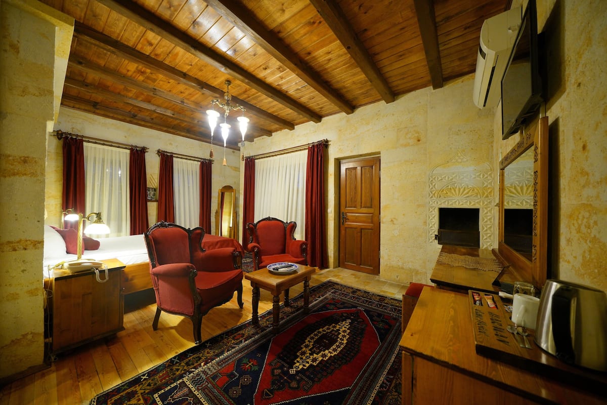 1 bedroom, premium bedding, minibar, in-room safe