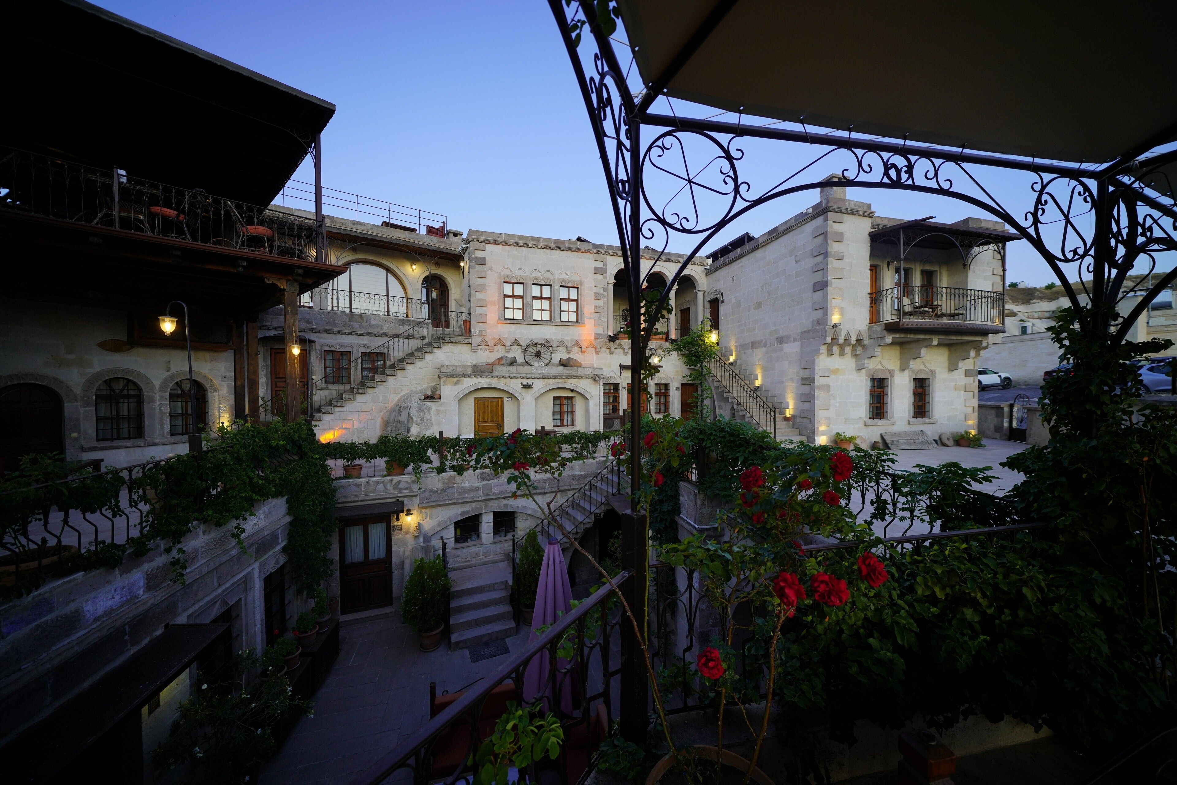 Photo - Harman Cave Hotel
