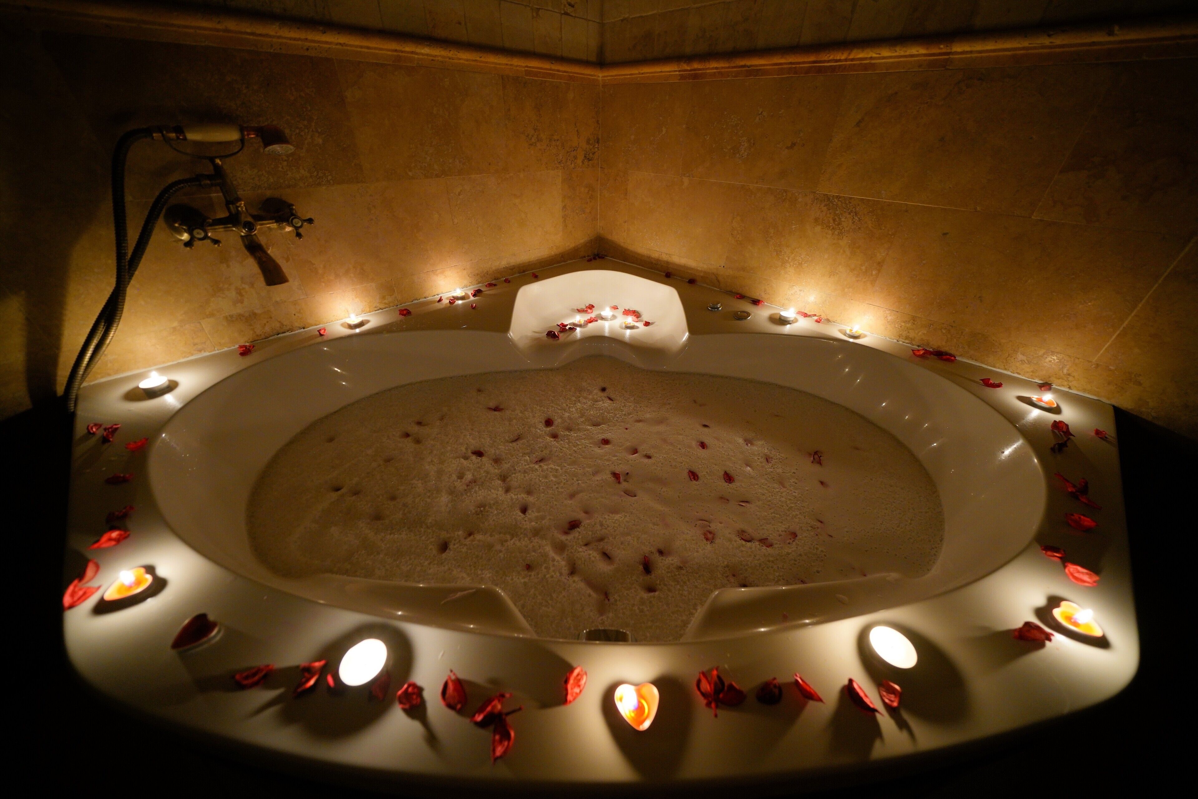 Photo - Harman Cave Hotel