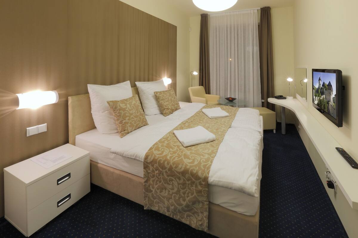 comfort double room | minibar, in-room safe, desk, blackout curtains