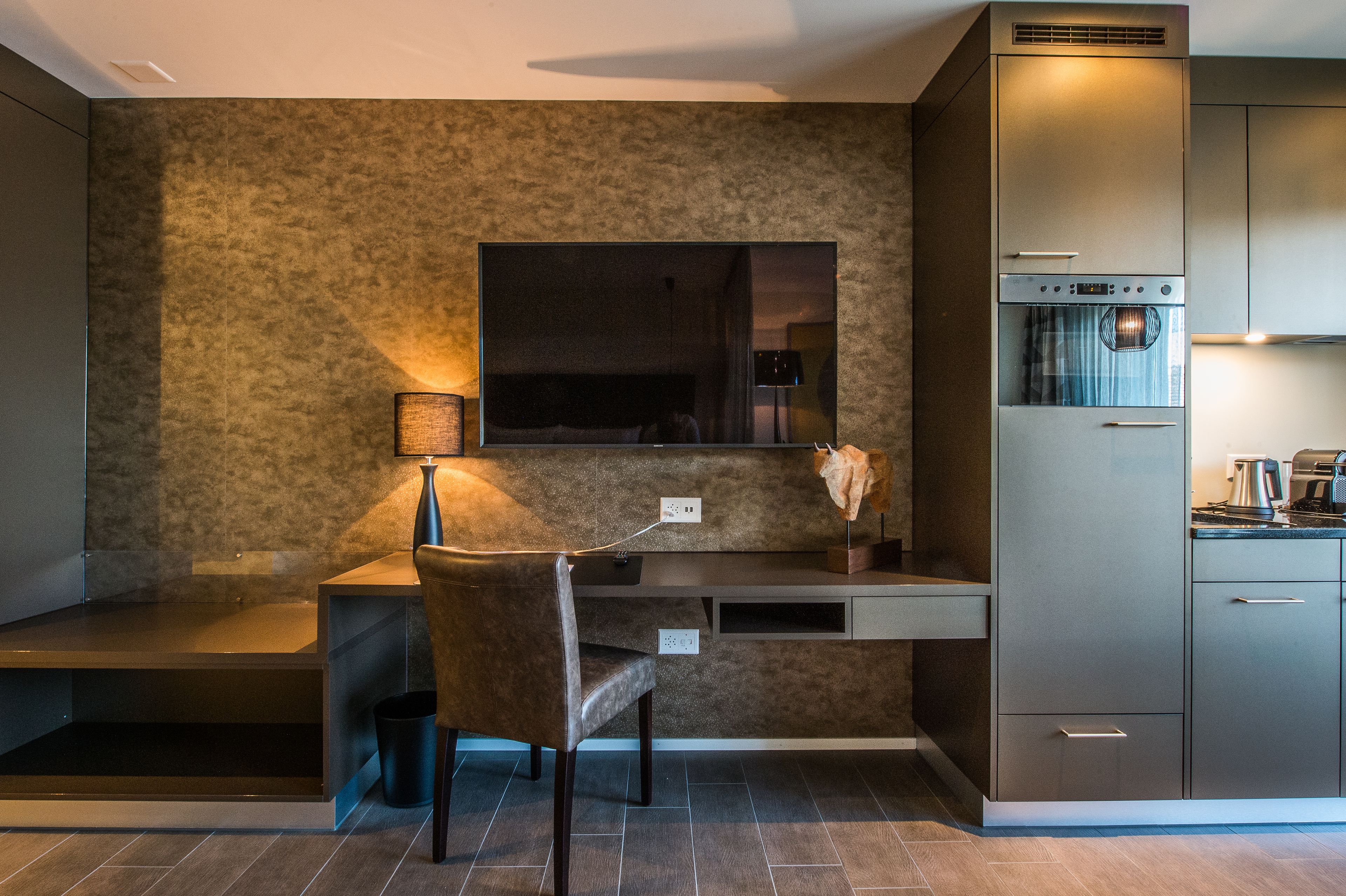 classic double room, 1 queen bed (self check-in) | in-room safe, individually decorated, individually furnished, desk