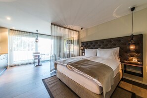 Superior Double Room, 1 Queen Bed (self check-in) | In-room safe, individually decorated, individually furnished, desk - Hotel My Way Zürich Wallisellen (Wallisellen)