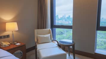 Superior Room, 1 King Bed | Minibar, in-room safe, desk, blackout drapes