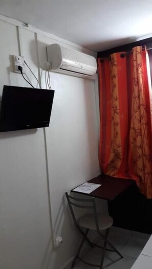 Interior - Hotel Du Centre (Saint-Denis)