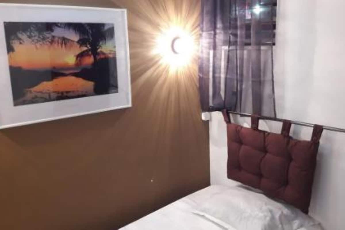 single room, 1 single bed, non smoking | blackout curtains, soundproofing, bed sheets, wheelchair access