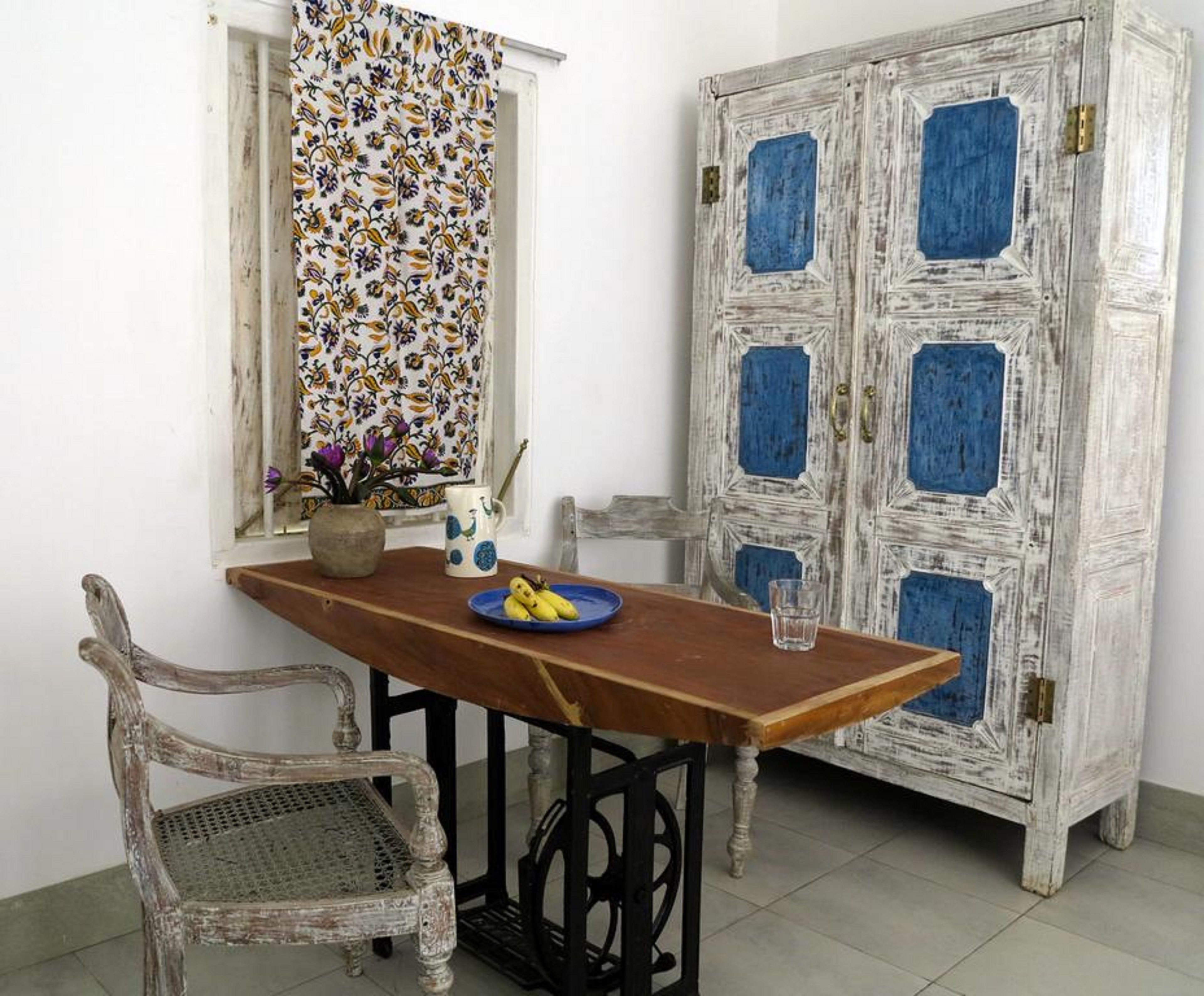 family room | in-room dining