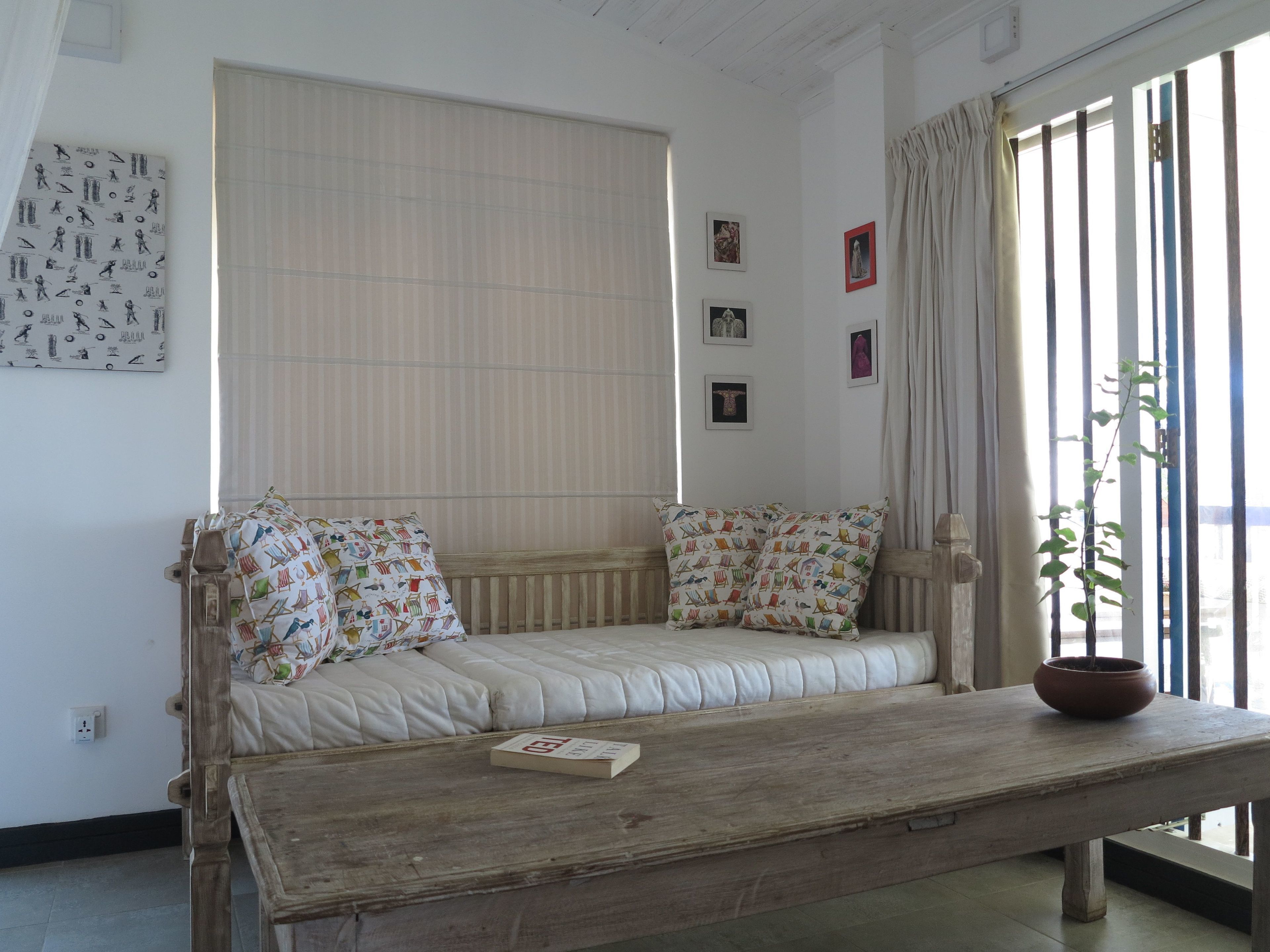 deluxe suite, 2 bedrooms | living area