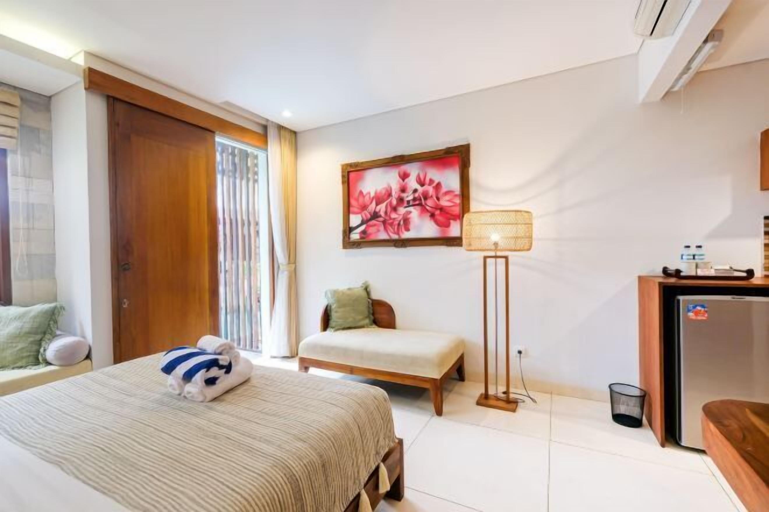 Safe på rommet, individuelt innredet, skrivebord og wi-fi (inkludert)