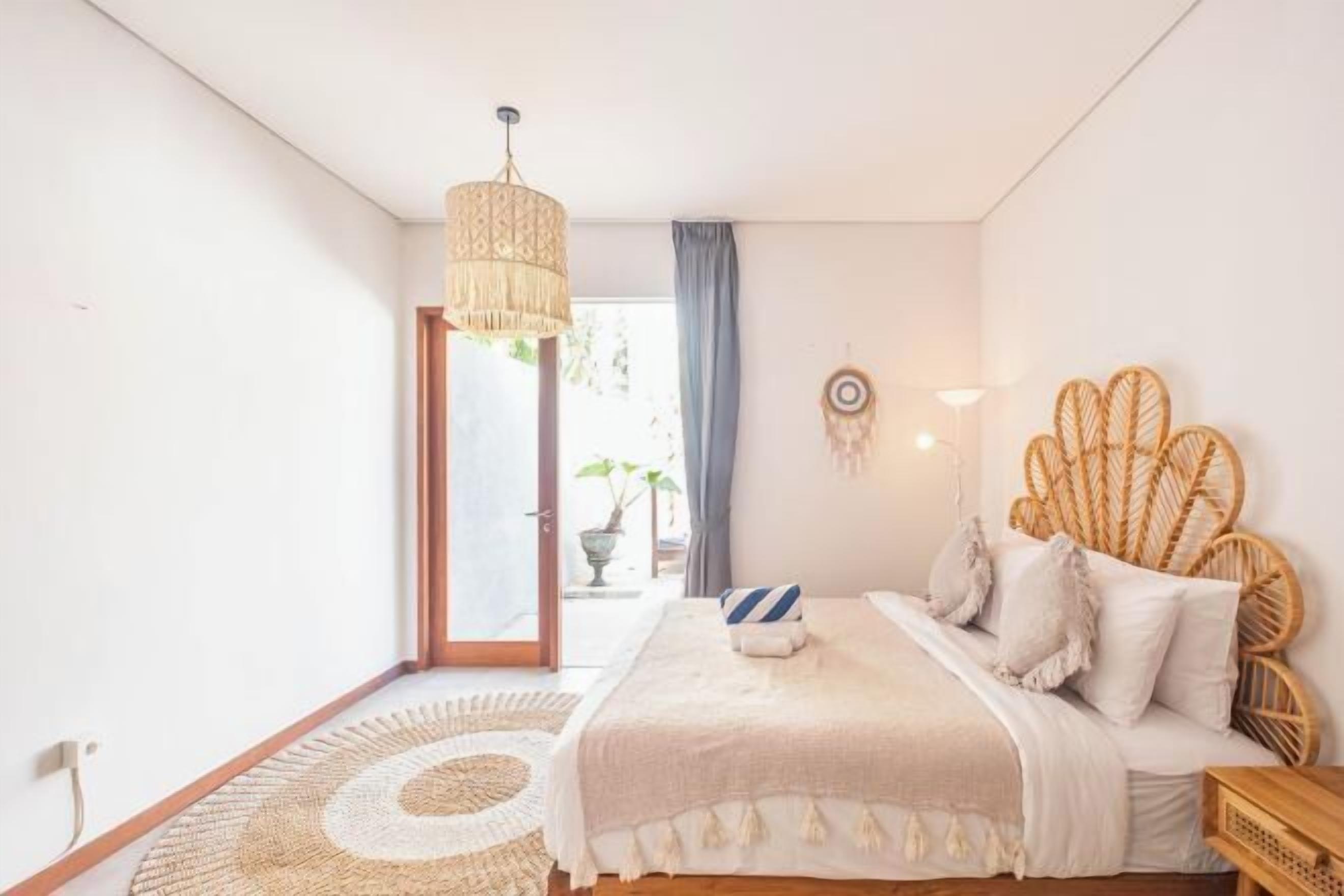 In-room safe, individually furnished, desk, free WiFi