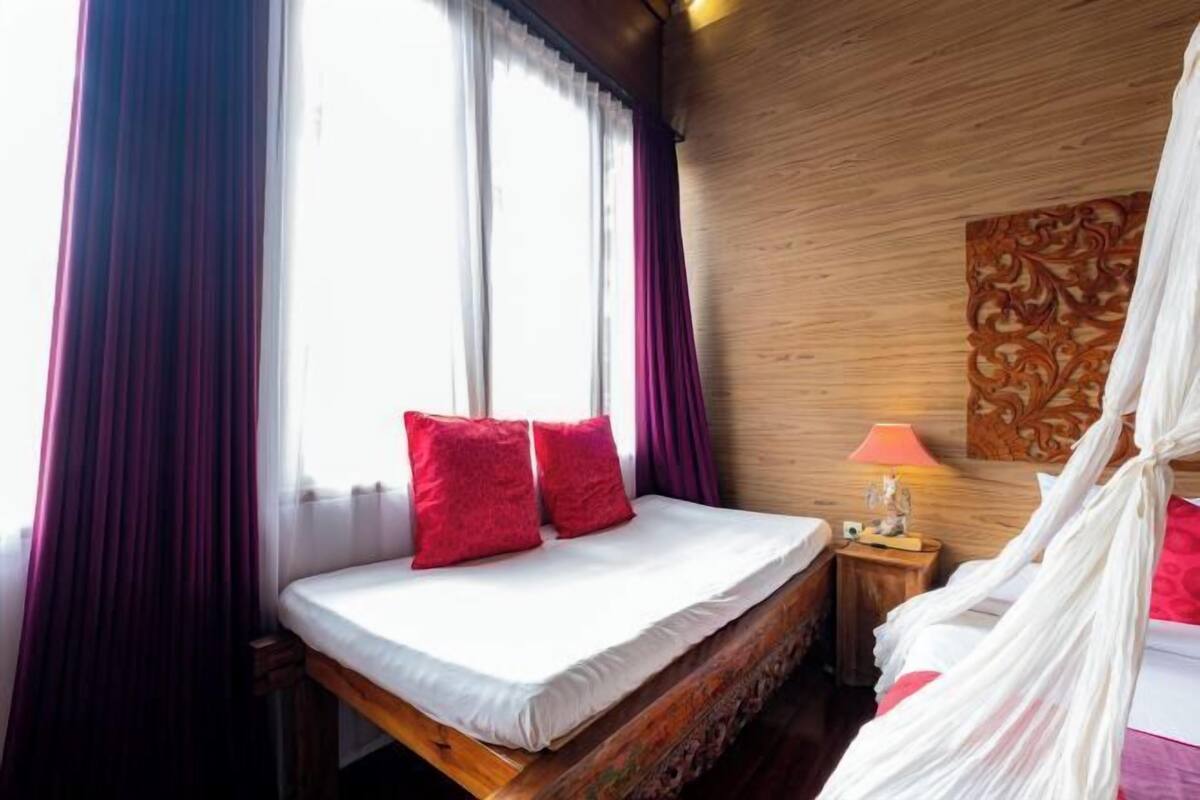 Safe på rommet, individuelt innredet, skrivebord og wi-fi (inkludert)