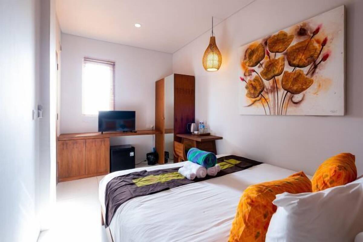 In-room safe, desk, free WiFi, individually furnished