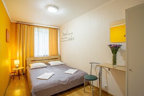 Tallelokero huoneessa, silitysrauta/-lauta, ilmainen Wi-Fi