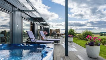 Honeymoon Apartment, 1 King Bed, Hot Tub | Sun deck