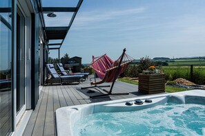 Luxury Apartment, 1 King Bed, Hot Tub | Terrace/patio