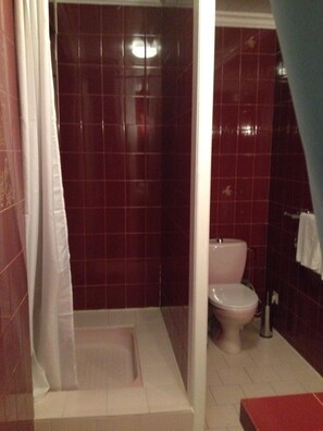 Articles de toilette gratuits, serviettes fournies
