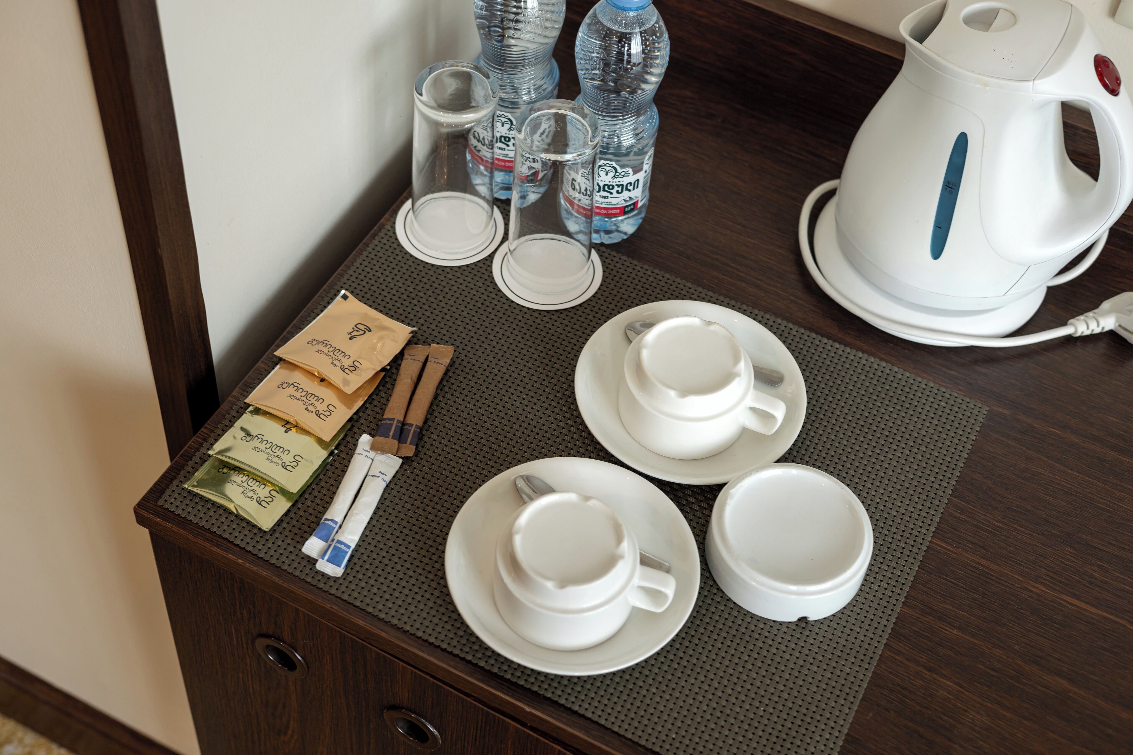 2 bedrooms, minibar, in-room safe, desk