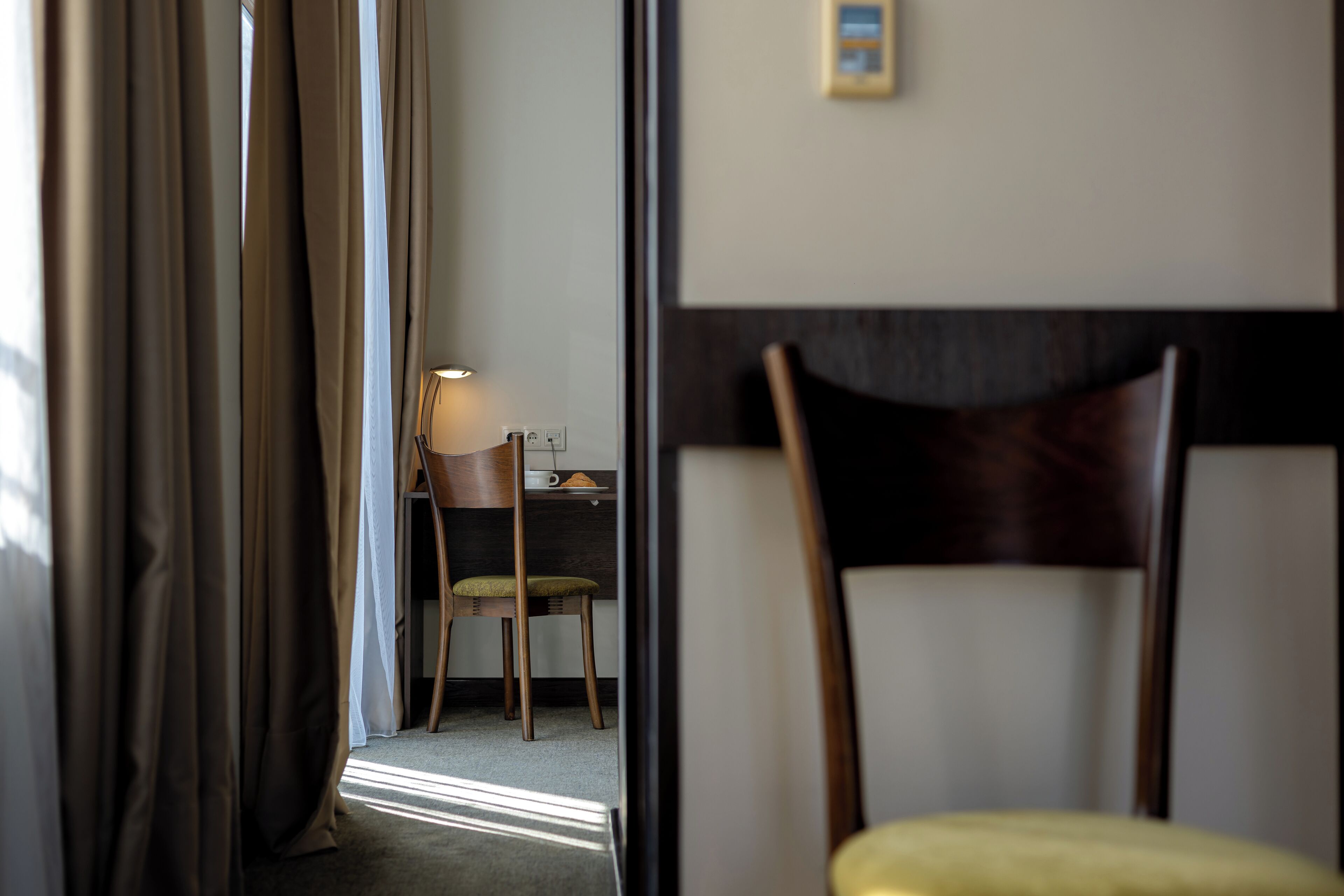 family room, 2 bedrooms | 2 bedrooms, minibar, in-room safe, desk