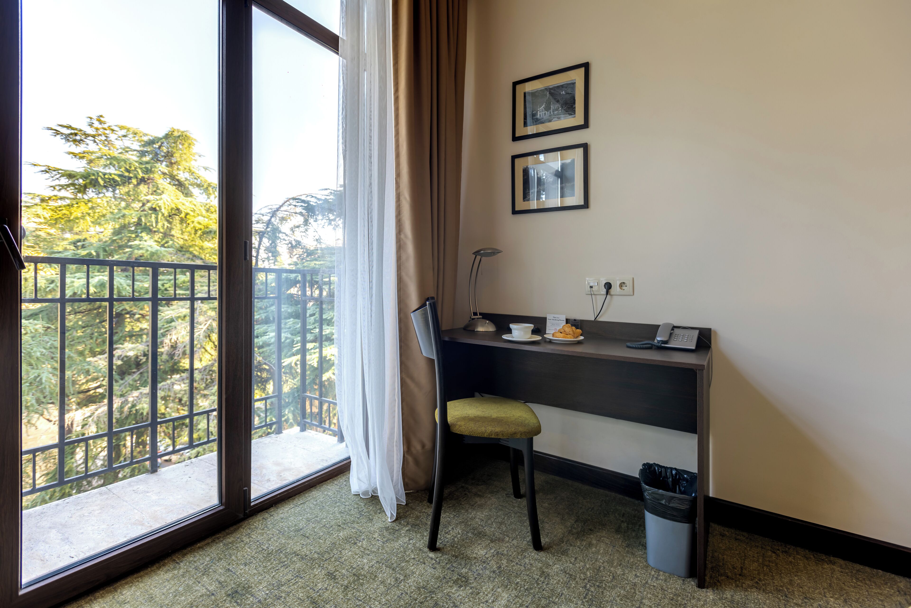 standard double or twin room | 2 bedrooms, minibar, in-room safe, desk