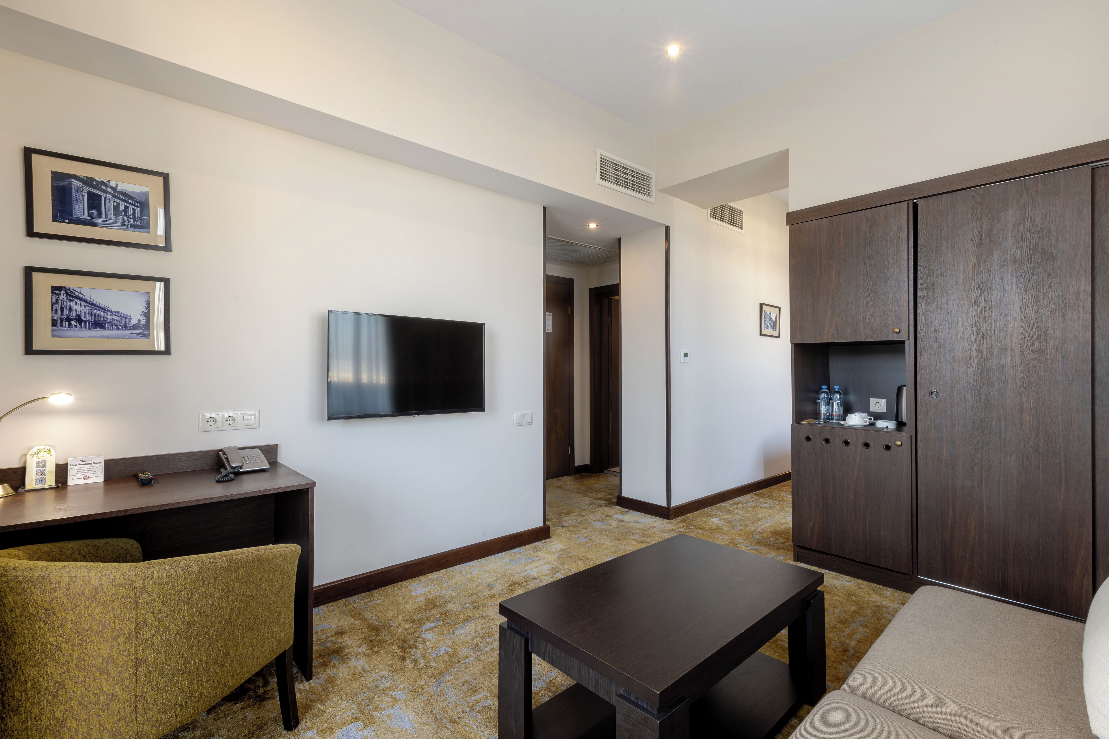 executive suite, terrace | 2 bedrooms, minibar, in-room safe, desk