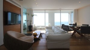 Luxury Apartment, 3 Bedrooms, Sea View | Living room | Flat-screen TV - Sea Apartment (Netanya)