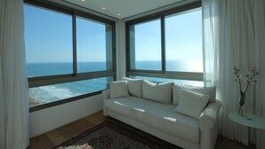 Luxury Apartment, 3 Bedrooms, Sea View | Living room | Flat-screen TV - Sea Apartment (Netanya)
