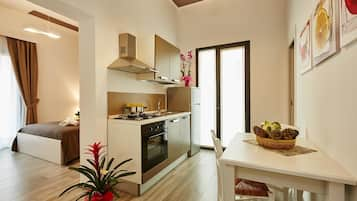 Double Room | Private kitchen | Electric kettle