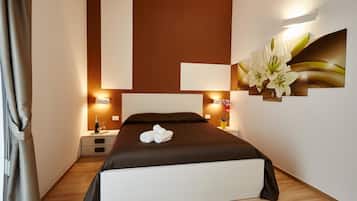 Double Room | 1 bedroom, desk, blackout drapes, cribs/infant beds