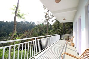 Quarto casal luxo, 1 cama de casal, vista para o vale (Valley View Room) | Sacada