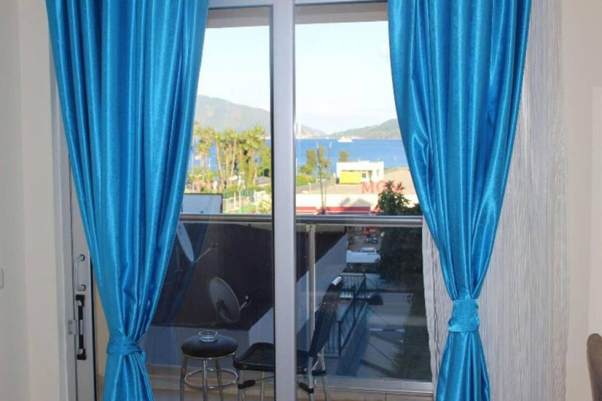 In-room safe, free WiFi, bed sheets