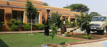 Gumare Executive Lodge