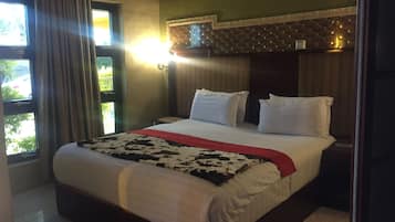 Quarto casal | Escrivaninha, Wi-Fi de cortesia