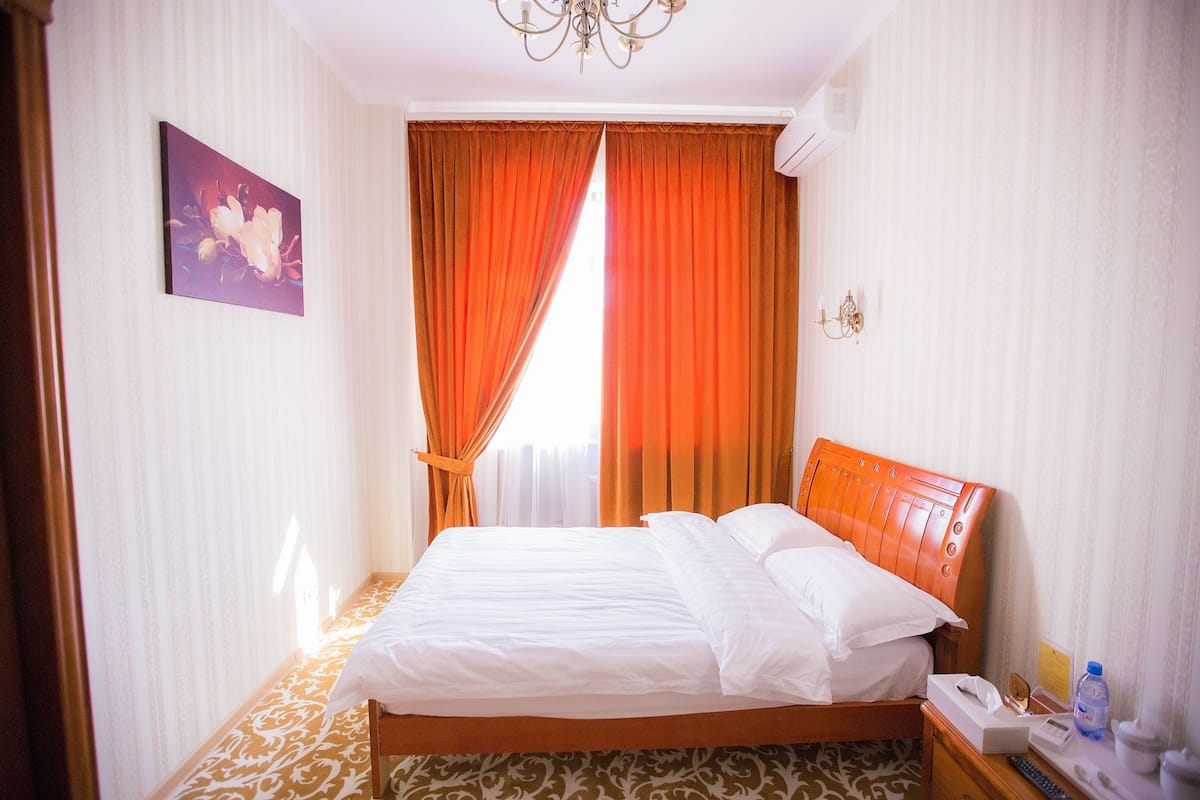 Premium bedding, minibar, in-room safe, desk