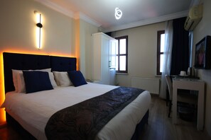 Deluxe Double or Twin Room | Minibar, in-room safe, desk, laptop workspace - Arven Hotel (Istanbul)