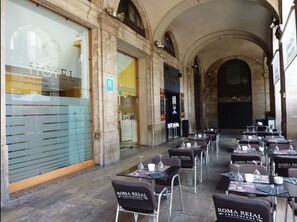 Front of property - Hotel Roma Reial (Barcelona)