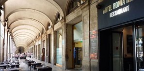 Front of property - Hotel Roma Reial (Barcelona)
