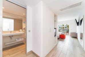 Minibar, gratis wi-fi och sängkläder