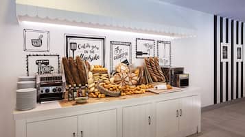 Café da manhã com buffet todos os dias mediante uma taxa