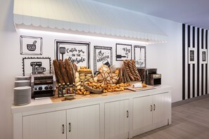 Daily buffet breakfast for a fee - Barceló Corralejo Sands (La Oliva)