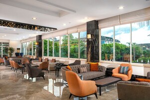 2 bares, bar junto a la piscina, bar en la playa